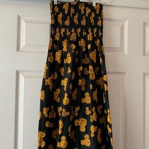 A lovely summer Mickey Mouse dress 🌻